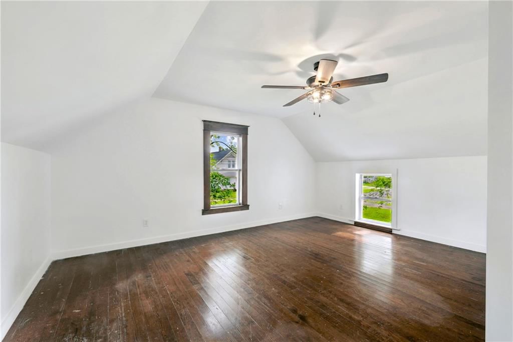 109 E Maple Street — photo 21