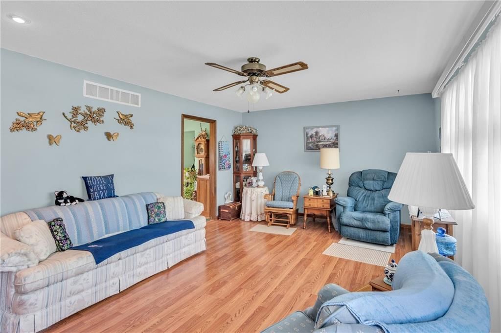 806 Lake Manor Drive — photo 6
