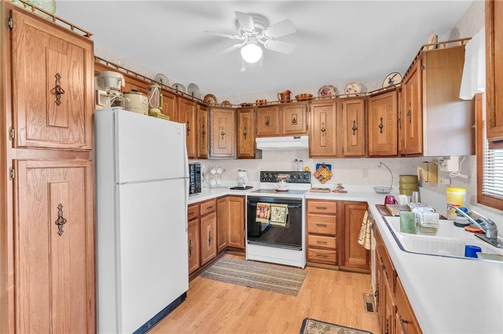806 Lake Manor Drive — photo 10