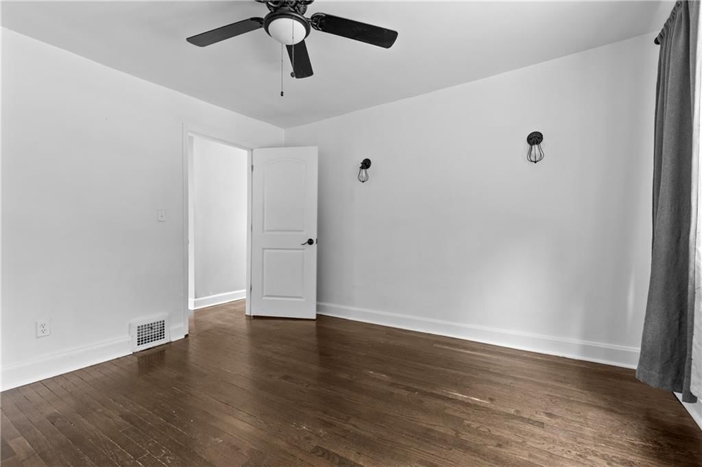5526 Woodland Avenue — photo 12