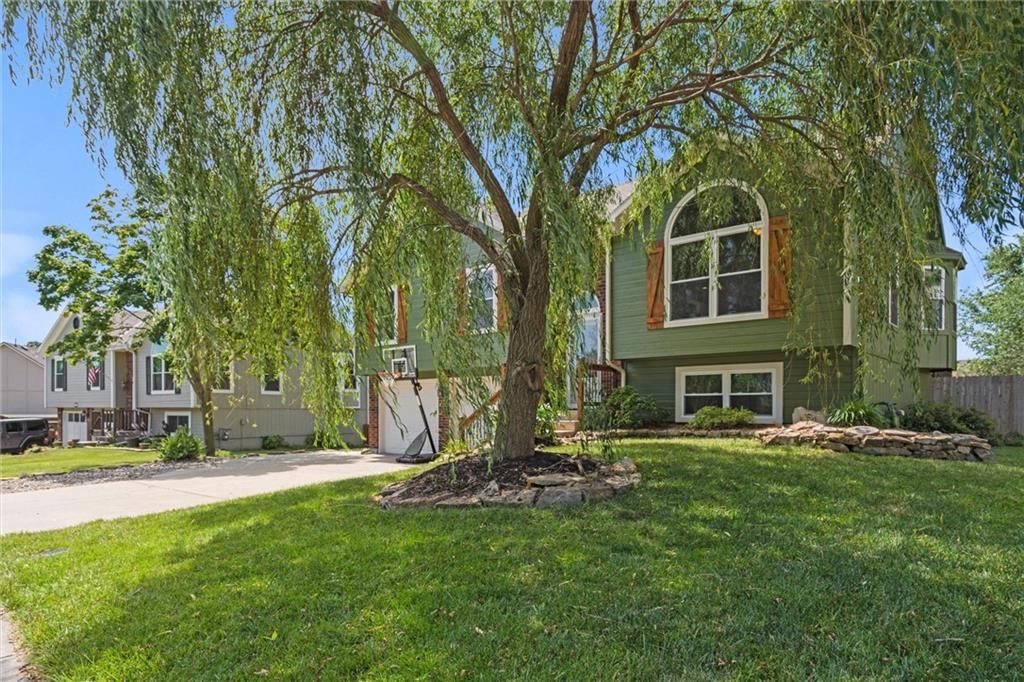 121 E Calico Drive — photo 3