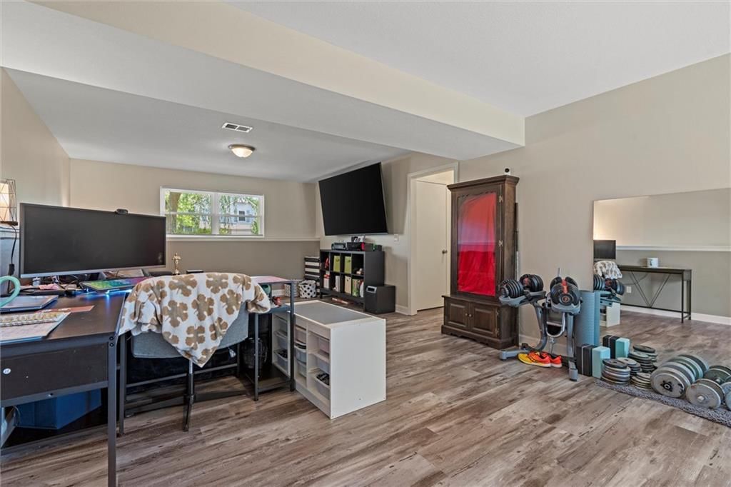 121 E Calico Drive — photo 30