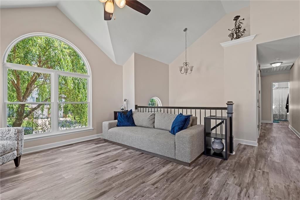 121 E Calico Drive — photo 4