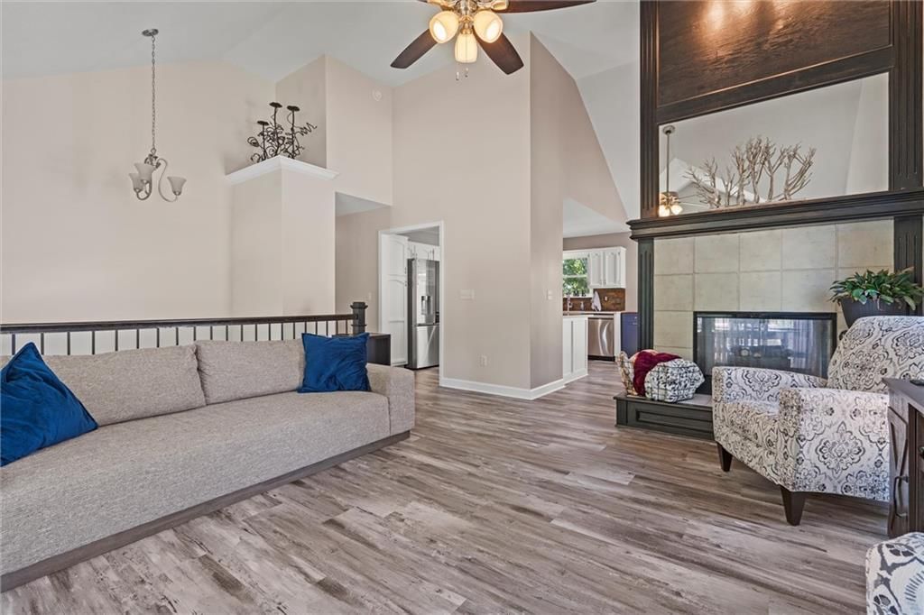 121 E Calico Drive — photo 5