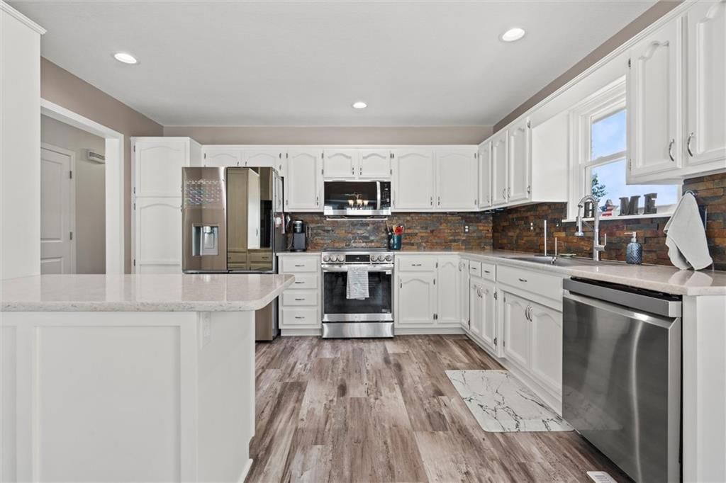 121 E Calico Drive — photo 10