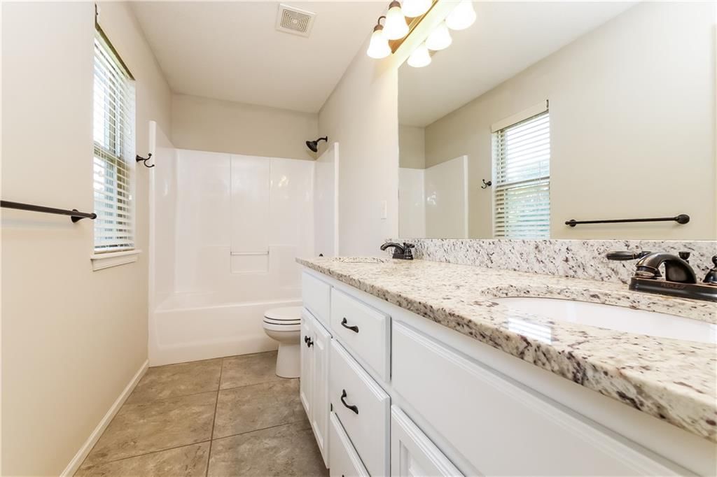 523 S Walnut Street — photo 14