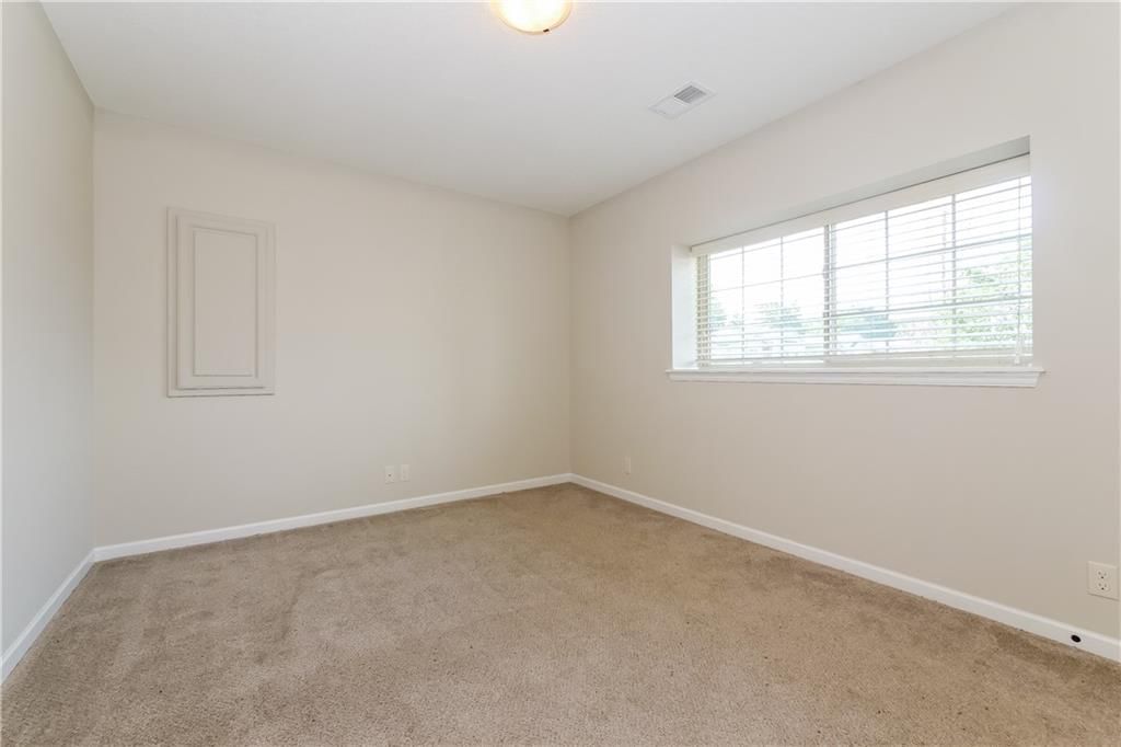 523 S Walnut Street — photo 16