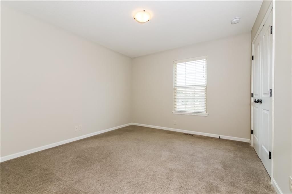 523 S Walnut Street — photo 20