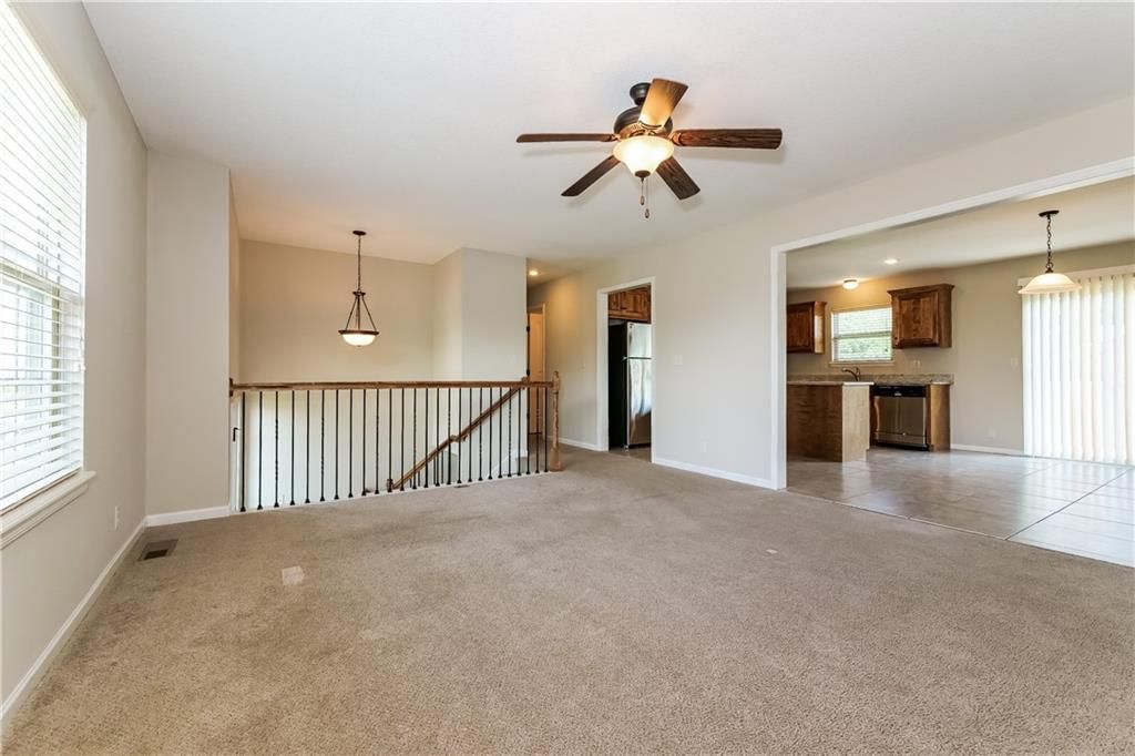 523 S Walnut Street — photo 6