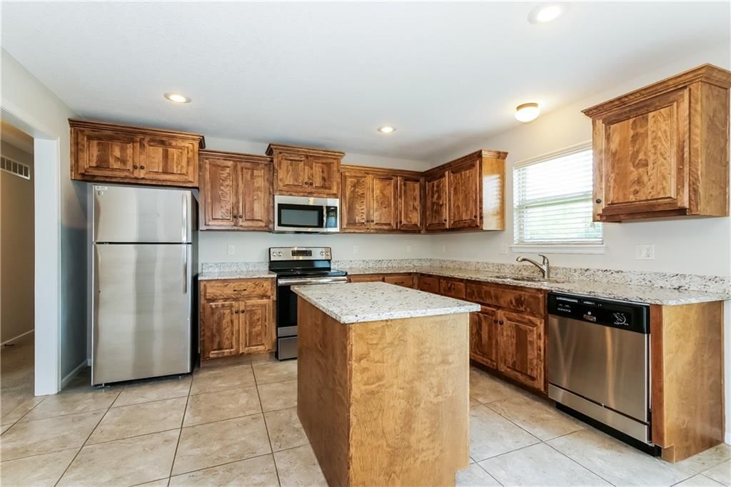 523 S Walnut Street — photo 9
