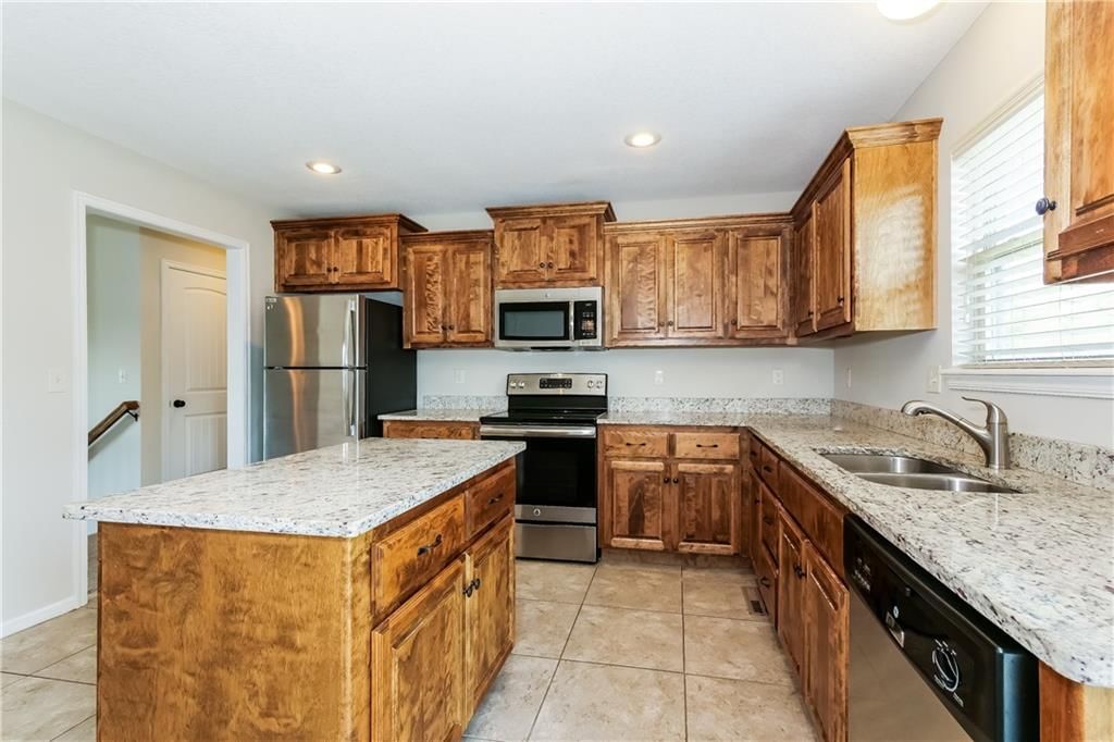 523 S Walnut Street — photo 10