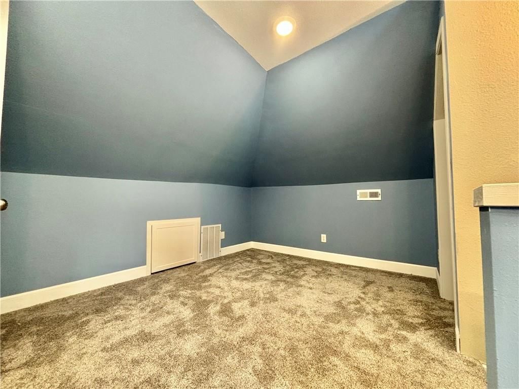 402 E McPherson Street — photo 29