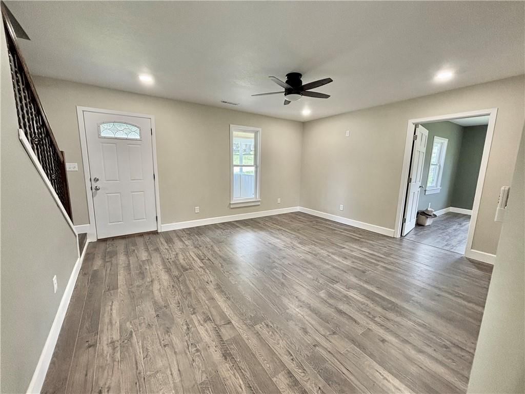 402 E McPherson Street — photo 5