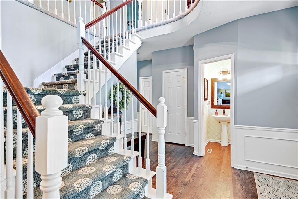 401 NW Cottonwood Drive — photo 5