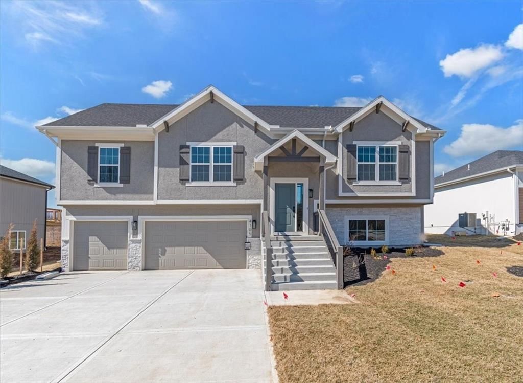 4105 SE Adams Drive, Blue Springs, MO