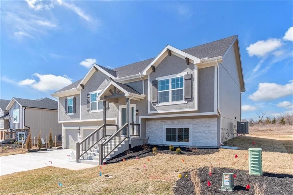 4105 SE Adams Drive — photo 2