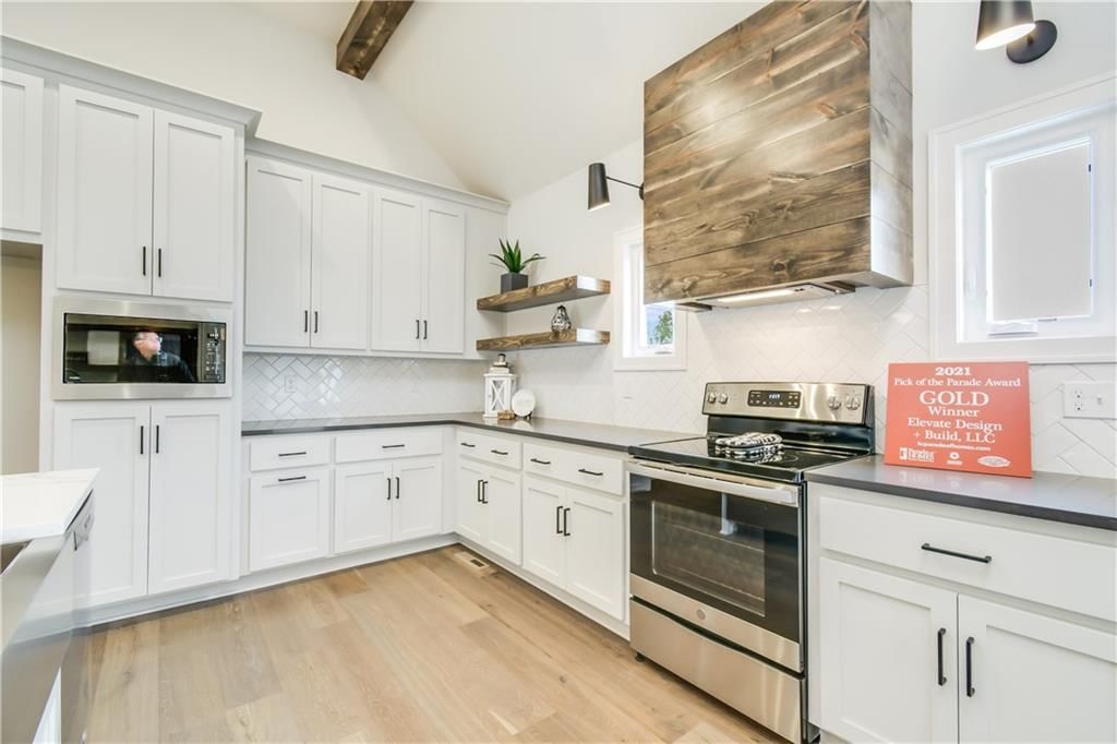 3923 SE Valley Forge Drive — photo 20