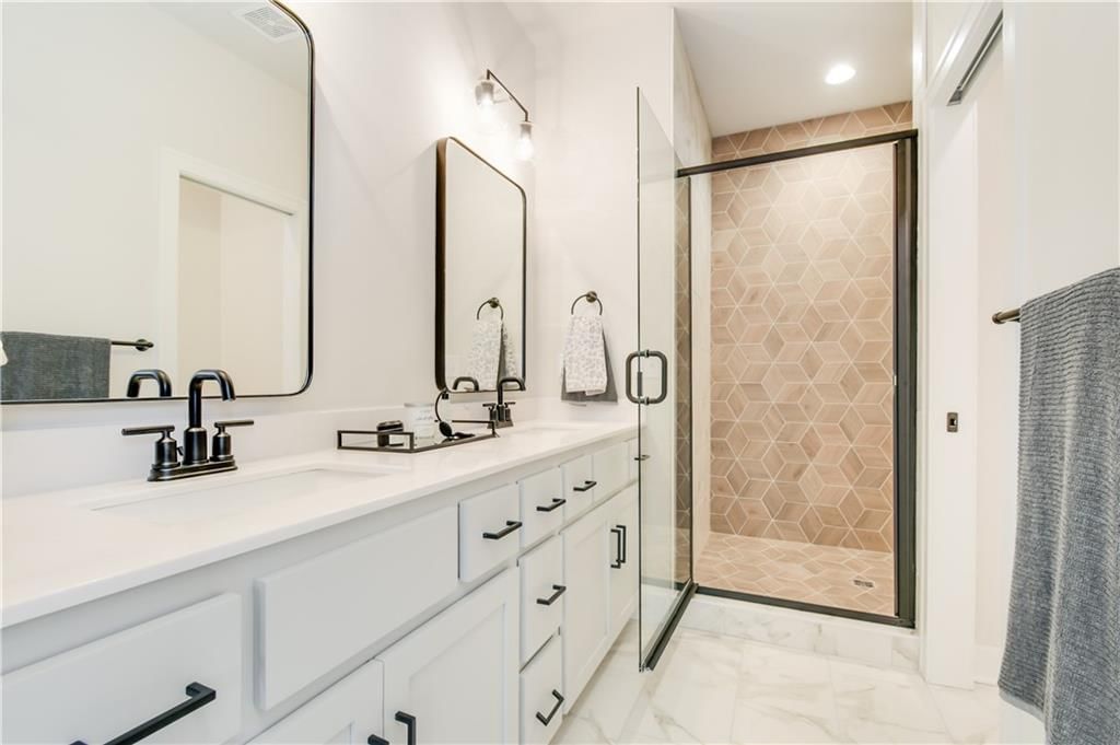 3923 SE Valley Forge Drive — photo 24