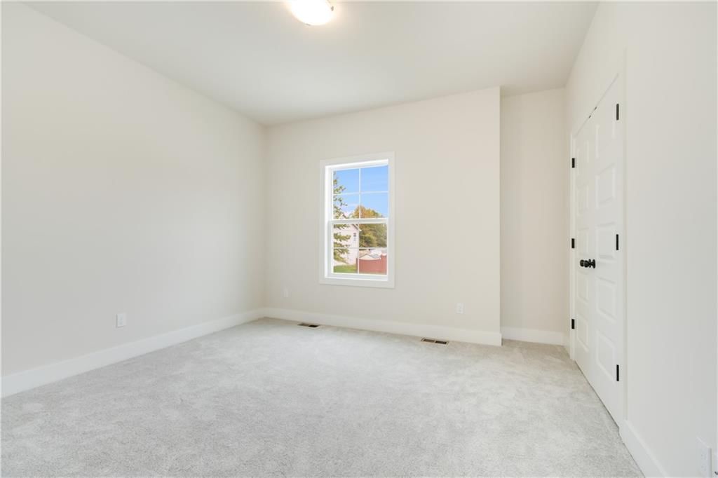 3923 SE Valley Forge Drive — photo 26