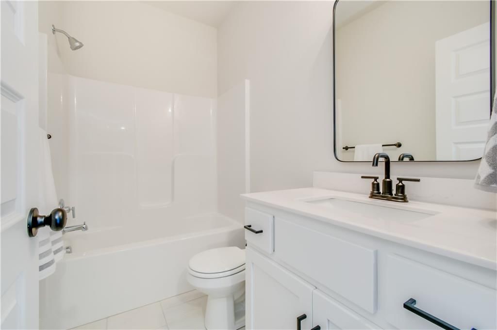 3923 SE Valley Forge Drive — photo 28