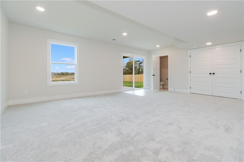 3923 SE Valley Forge Drive — photo 31