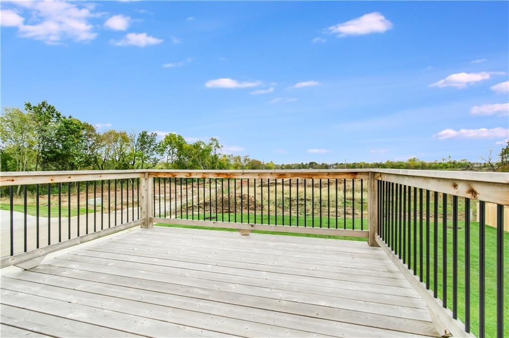 3923 SE Valley Forge Drive — photo 34