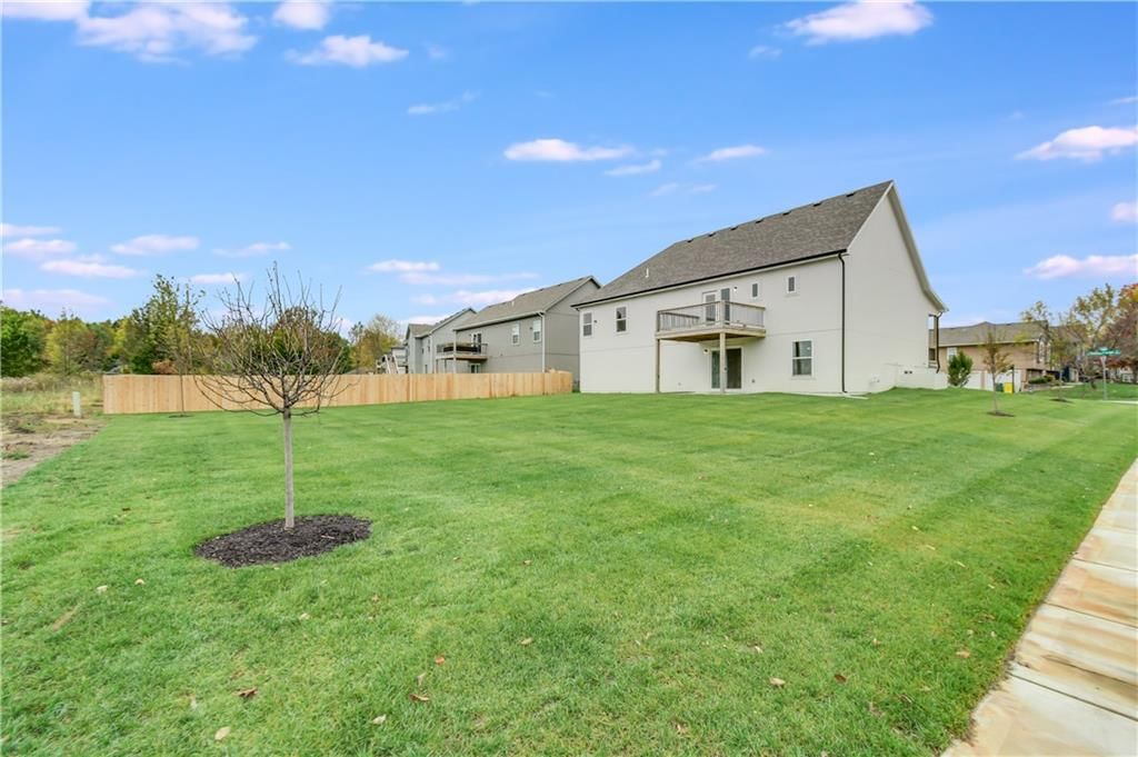 3923 SE Valley Forge Drive — photo 38