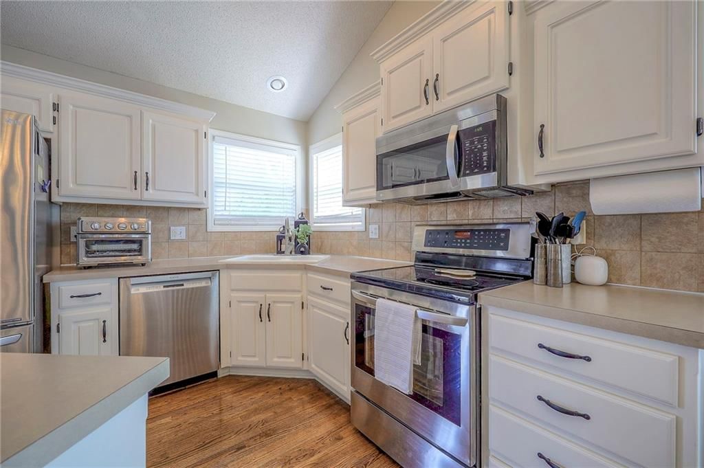 15619 S BROUGHAM Drive — photo 9