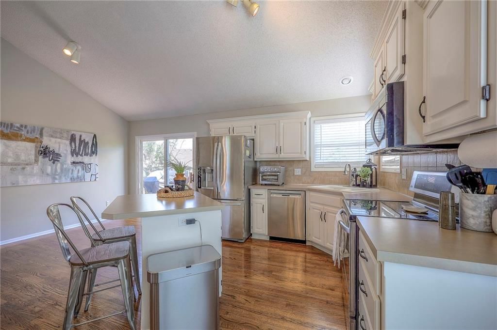 15619 S BROUGHAM Drive — photo 10