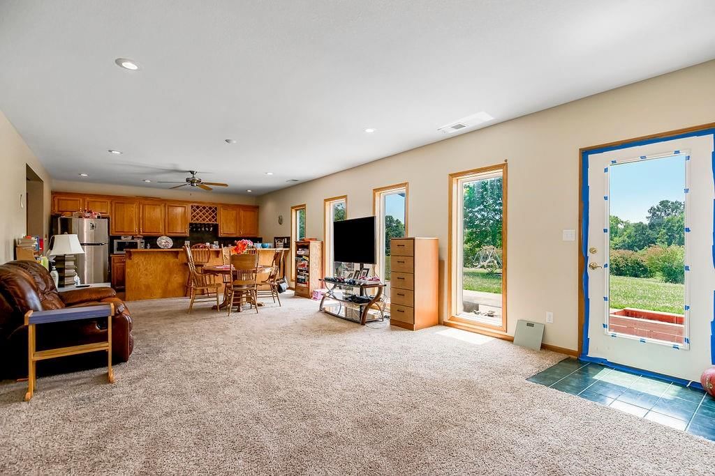 30605 CRYSTAL AIRE Drive — photo 31