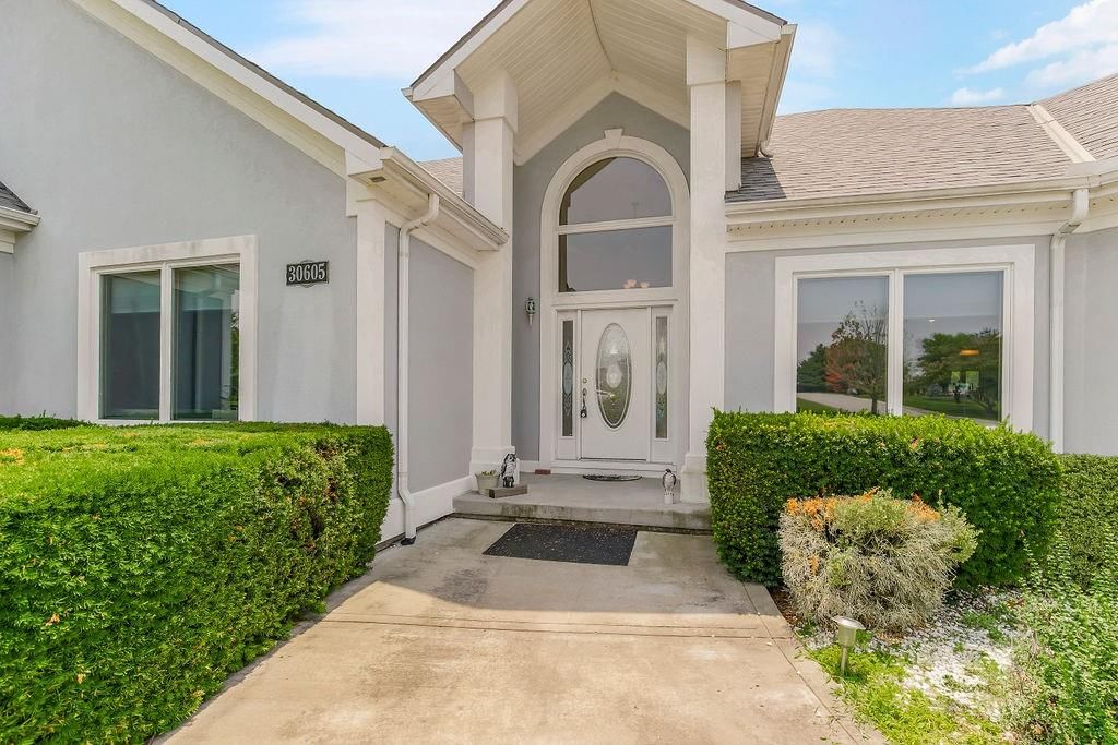 30605 CRYSTAL AIRE Drive — photo 39