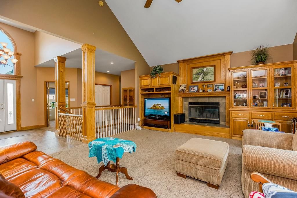 30605 CRYSTAL AIRE Drive — photo 9