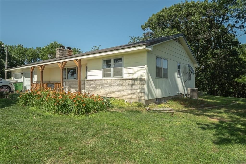 2125 Indiana Road — photo 32