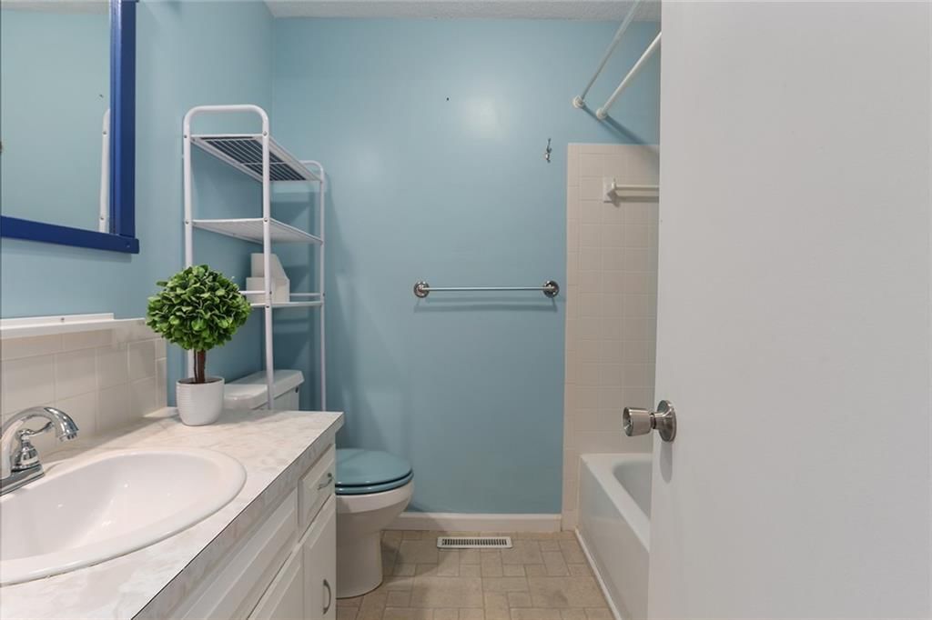 5305 N Denver Avenue — photo 10