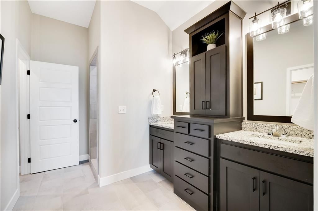 912 NW Crestwood Drive — photo 15