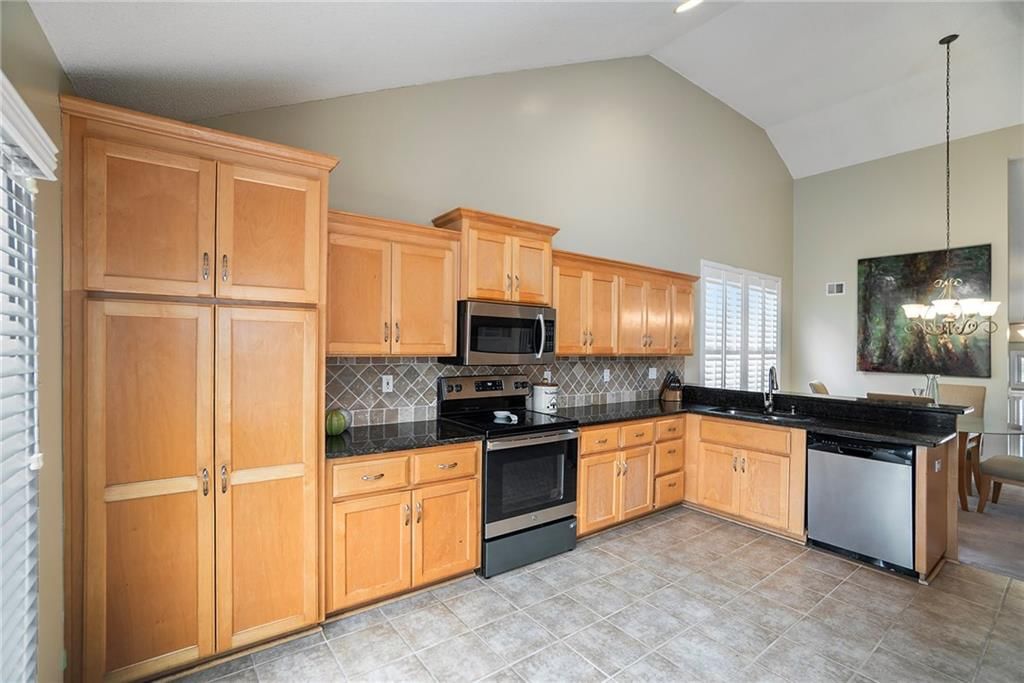 12529 Nelson Lane — photo 7