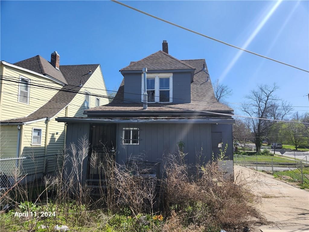 2206 E 30th Street — photo 5