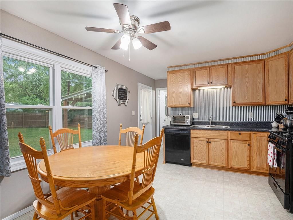 504 N Seminole Drive — photo 11