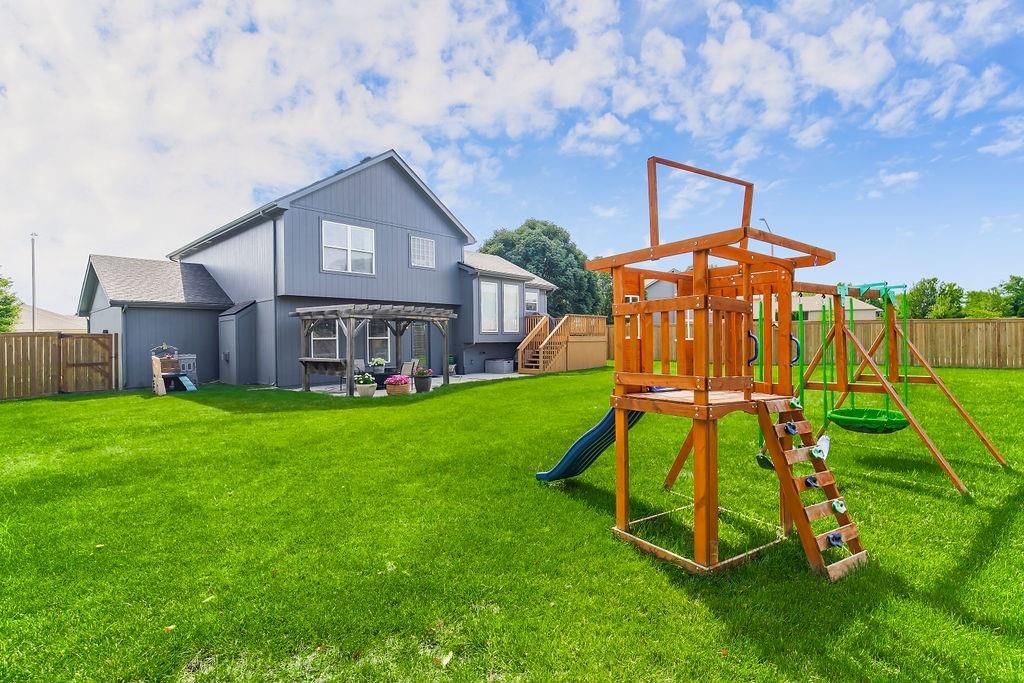 9122 N Holly Street — photo 27