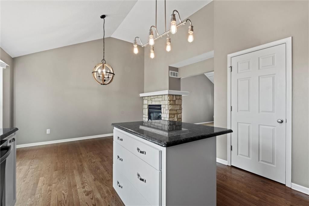 850 W Elizabeth Street — photo 14