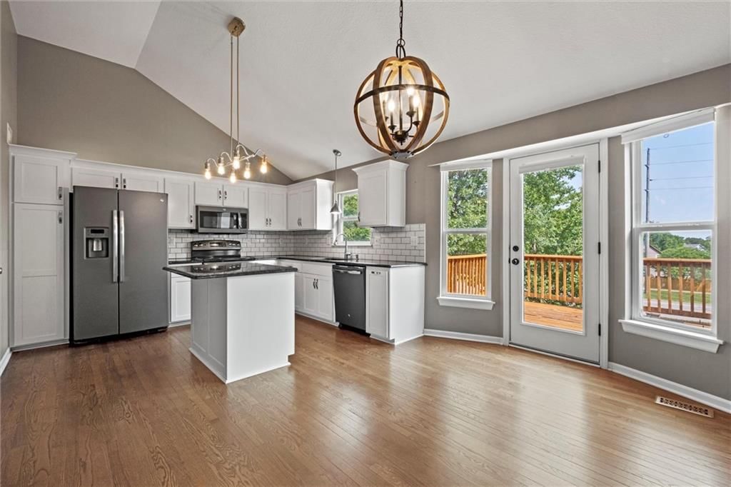 850 W Elizabeth Street — photo 18