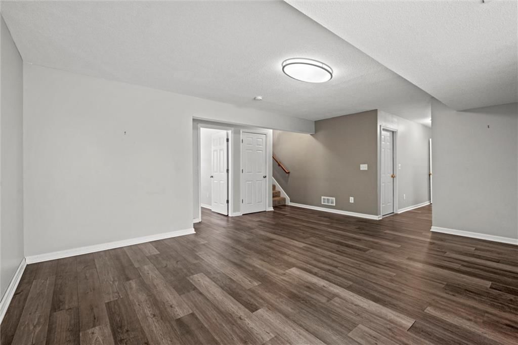 850 W Elizabeth Street — photo 33
