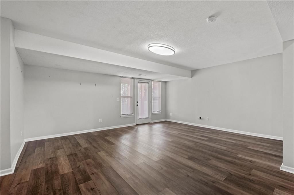 850 W Elizabeth Street — photo 36