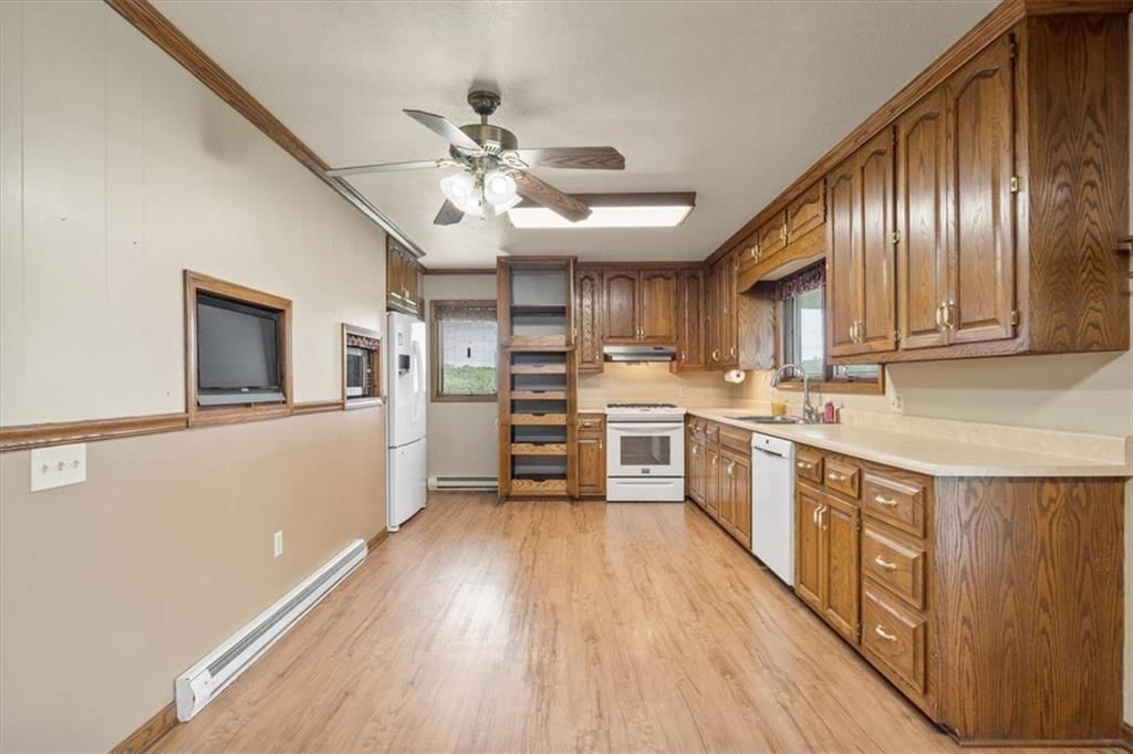 1022 TT Highway — photo 11