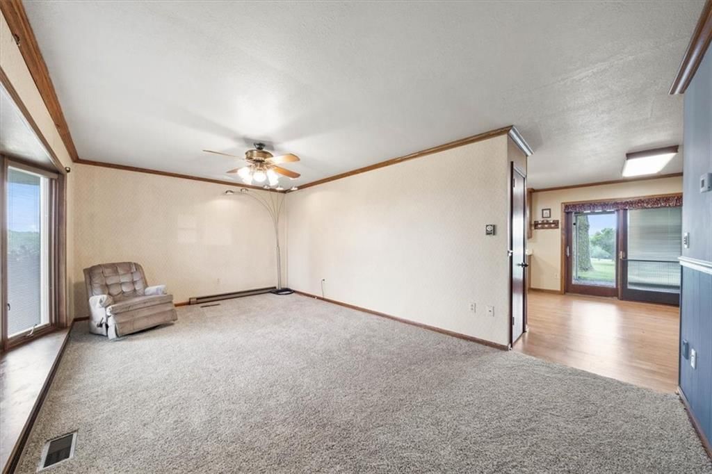 1022 TT Highway — photo 9
