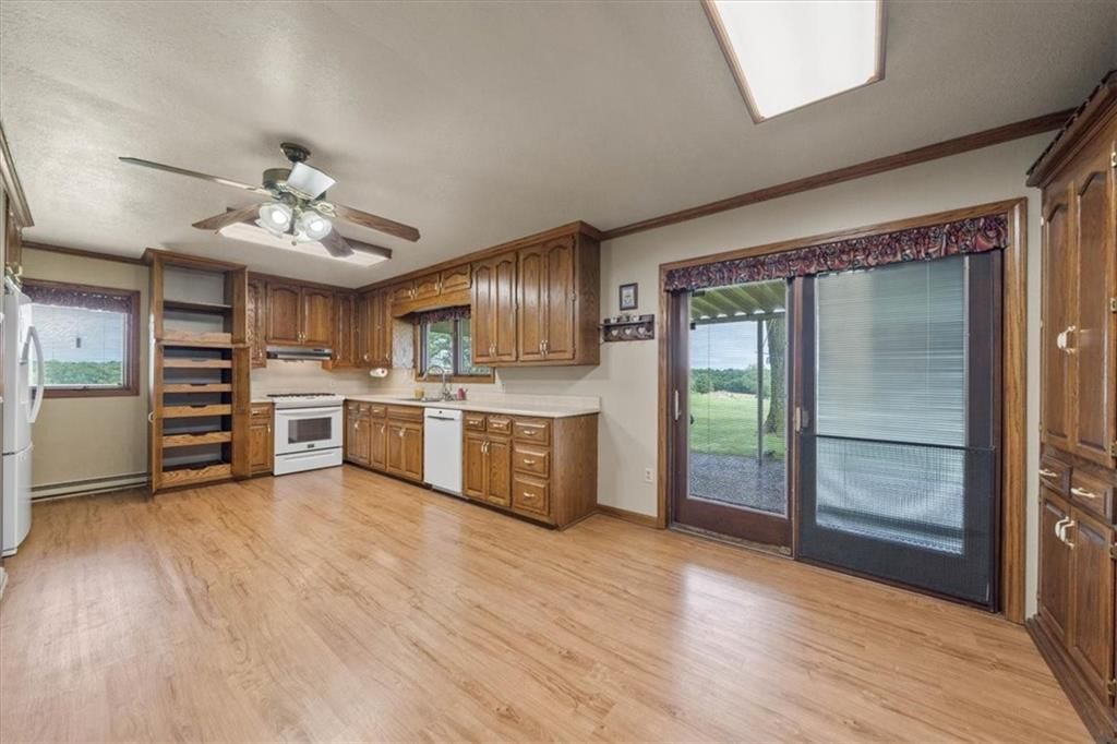 1022 TT Highway — photo 10