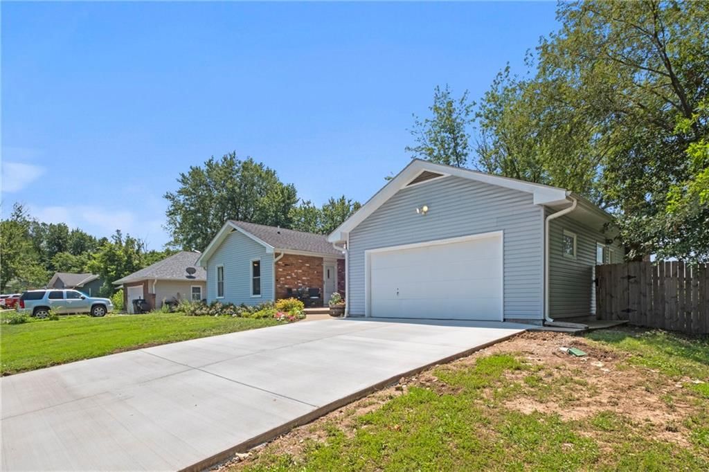 115 Ridgeway Drive — photo 30