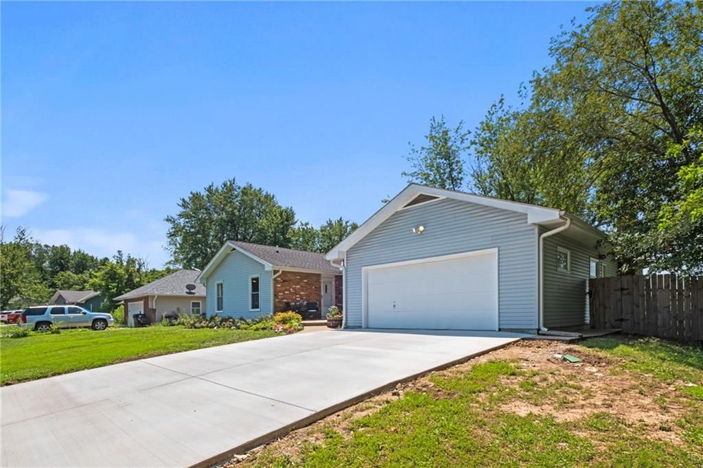 115 Ridgeway Drive — photo 32