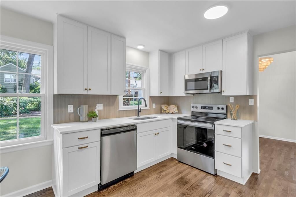 5740 Dearborn Street — photo 8
