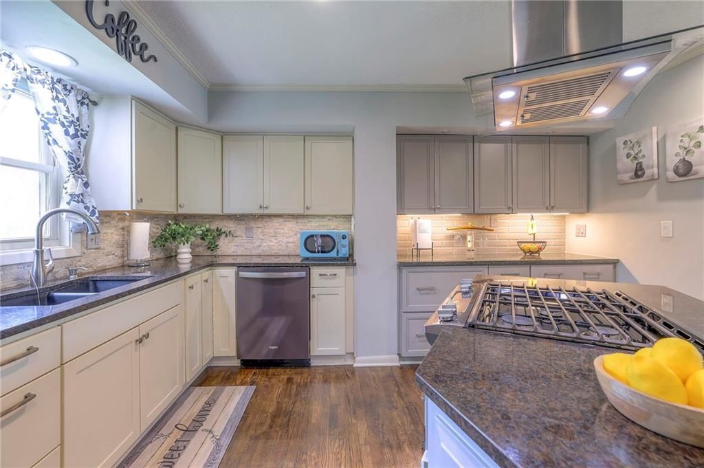 1309 N Leeview Drive — photo 13